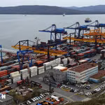 Cảng hàng hóa Vladivostok ở vùng Viễn Đông của Nga. (Ảnh: AFP/TTXVN)