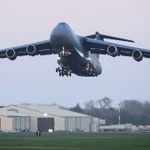 Máy bay vận tải quân sự cỡ lớn C-5 Galaxy. (Ảnh: Getty images)