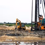 Dự án đường Tố Hữu đi Sân bay Phú Bài, thành phố Huế bị chậm tiến độ nên thành phố đã thay chủ đầu tư. (Ảnh: Nguyên Lý/TTXVN)