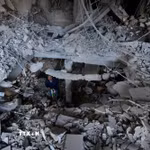 Cảnh đổ nát sau vụ không kích của Israel tại Beirut, Liban. (Ảnh: THX/TTXVN)