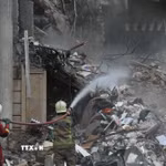 Cảnh đổ nát sau cuộc không kích tại Tehran, Iran, ngày 23/3/2026. (Ảnh: THX/TTXVN)