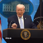 Tổng thống Mỹ Donald Trump phát biểu tại cuộc họp báo ở Nhà Trắng, Washington, D.C. (Ảnh: THX/TTXVN)