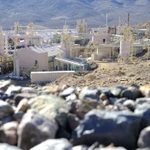Một cơ sở khai thác và chế biến đất hiếm tại Mountain Pass, California. (Ảnh: Blooomberg)