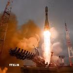 Tên lửa Soyuz-2.1b mang theo các vệ tinh được phóng từ sân bay vũ trụ Vostochny, Nga. (Ảnh: IRNA/TTXVN)
