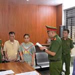 Cơ quan Cảnh sát điều tra Công an tỉnh Hưng Yên thi hành lệnh bắt bị can để tạm giam đối với Bùi Thị Hoài. (Ảnh: Công an tỉnh Hưng Yên)