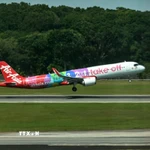 Máy bay của hãng hàng không AirAsia. (Ảnh: AFP/ TTXVN)