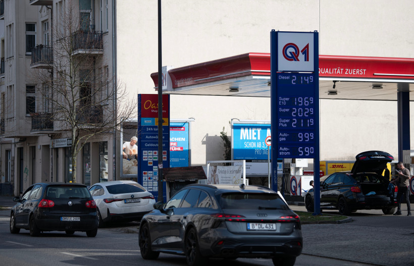 Một trạm xăng ở Berlin, Đức. (Ảnh: THX/TTXVN)