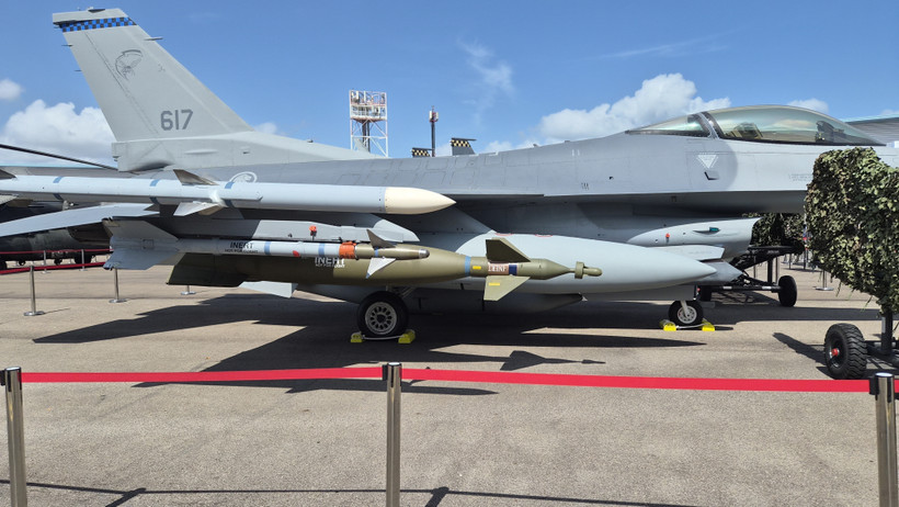 Máy bay chiến đấu F15 của không quân Singapore. (Ảnh: Việt Dũng/TTXVN)