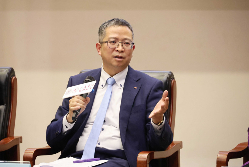 Đại sứ Việt Nam tại Phạm Thanh Bình trả lời nhiều câu hỏi mà đại biểu phía Trung Quốc quan tâm về tình hình Việt Nam cũng như về quan hệ giữa hai nước. (Ảnh: Công Tuyên/TTXVN)