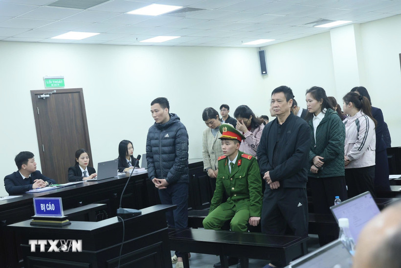 Các bị cáo tại phiên tòa. (Ảnh: Kim Anh/TTXVN)