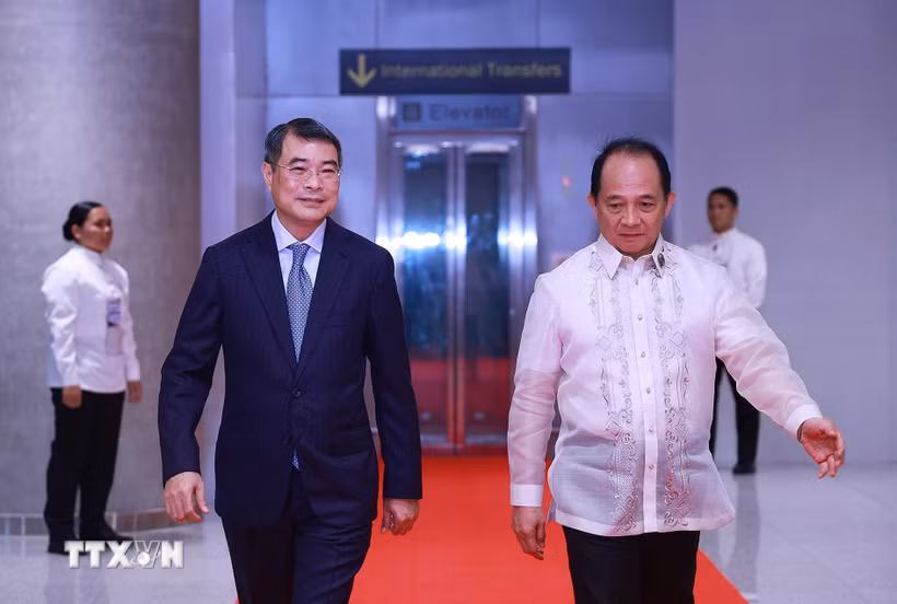 Thủ tướng Lê Minh Hưng kết thúc chuyến tham dự Hội nghị Cấp cao ASEAN lần thứ 48 tại Cebu, Philippines. (Ảnh: Dương Giang/TTXVN)