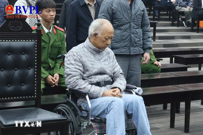 Cựu Tổng Giám đốc Vicem Nguyễn Ngọc Anh bị đề nghị từ 15-17 năm tù về 2 tội "Vi phạm quy định về quản lý, sử dụng tài sản Nhà nước gây thất thoát, lãng phí” và “Vi phạm quy định về đấu thầu gây hậu quả nghiêm trọng". (Ảnh: Kim Anh/TTXVN)