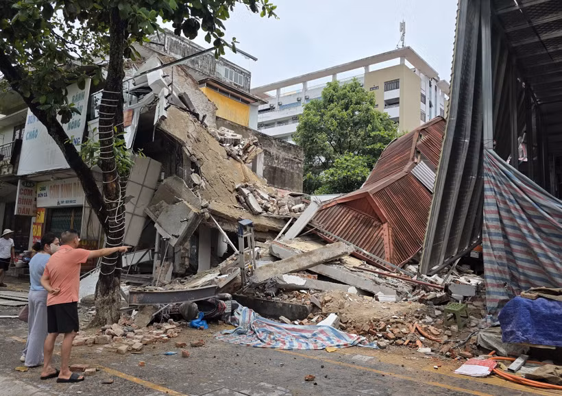 Hiện trường vụ sập nhà. (Ảnh: Danh Lam/TTXVN)