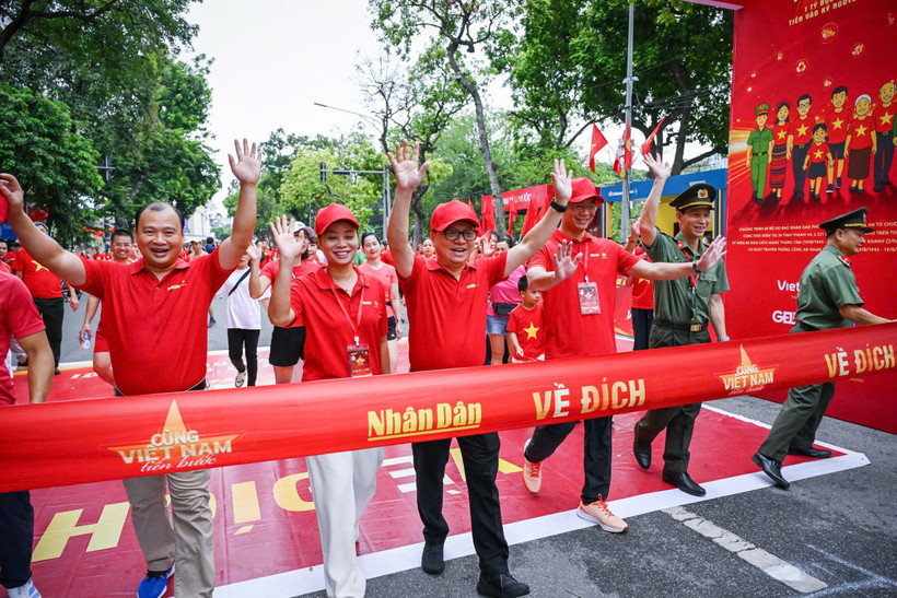 Sự kiện đi bộ "Cùng Việt Nam tiến bước". (Nguồn: Vietnam+)