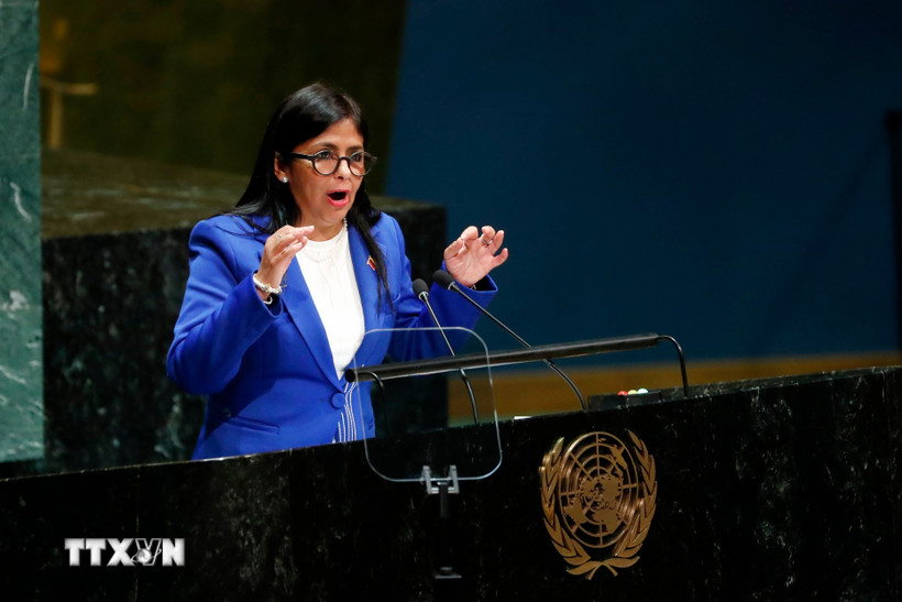 Tổng thống lâm thời Venezuela bất ngờ hủy chuyến công du nước ngoài đầu tiên