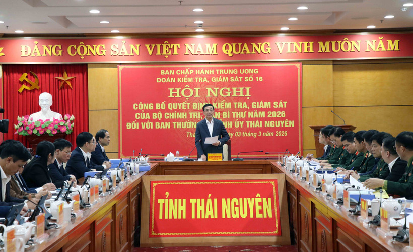 Quang cảnh hội nghị công bố Quyết định kiểm tra, giám sát đối với Ban Thường vụ Tỉnh ủy Thái Nguyên. (Ảnh: Trần Trang/TTXVN)