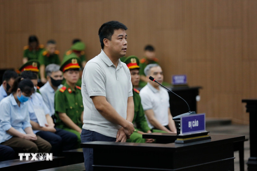 Chủ tịch Tập đoàn Phúc Sơn Nguyễn Văn Hậu trình bày tại phiên tòa sáng 4/7/2025. (Ảnh: Quốc Lũy/TTXVN) 