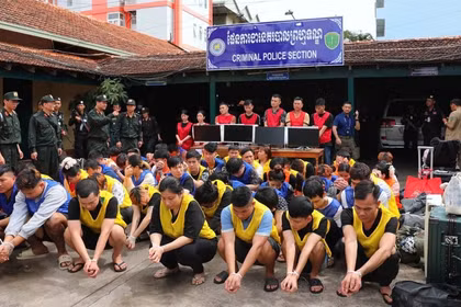 Campuchia yêu cầu xử lý nghiêm quan chức liên quan lừa đảo trực tuyến 