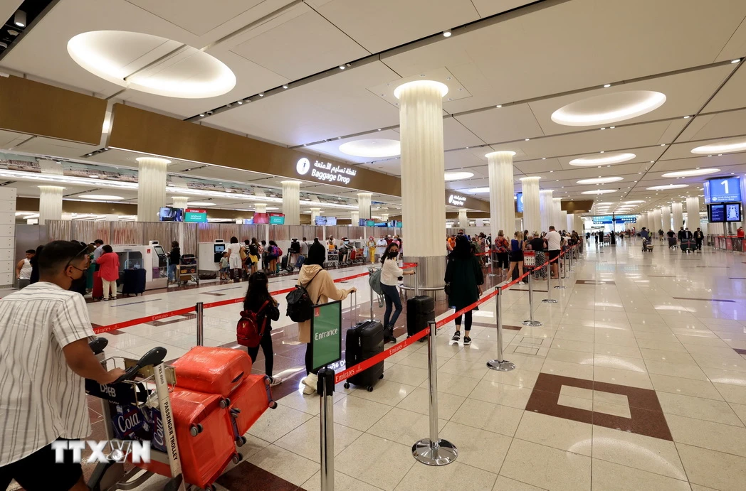 Sân bay UAE mở cửa đón khách tham quan không cần vé máy bay