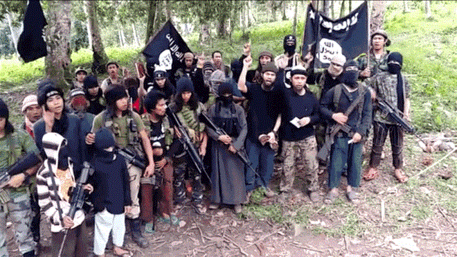 Phiến quân Abu Sayyaf. (Nguồn: BBC) Tổng thống Philippines muốn khởi động đàm phán với Abu Sayyaf ảnh 1