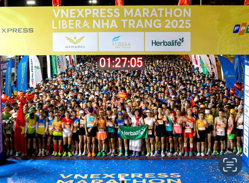 Giải chạy VnExpress Marathon Nha Trang lần thứ 4 thu hút 13.000 vận động viên tham dự. (Ảnh: Khánh Ly/Vietnam+)