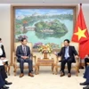 Phó Thủ tướng Thường trực Chính phủ Phạm Bình Minh tiếp ông Junichi Yamada. (Ảnh: Phạm Kiên/TTXVN)