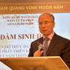 Đại sứ Việt Nam tại Pháp Đinh Toàn Thắng phát biểu trong buổi tọa đàm chuyên đề tại Paris. (Ảnh: Nguyễn Thu Hà/TTXVN)