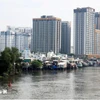 Khu nhà ven kênh Tẻ, quận 4, Thành phố Hồ Chí Minh. (Ảnh: Hồng Đạt/TTXVN)