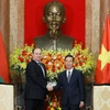 Chủ tịch nước Võ Văn Thưởng tiếp Thủ tướng Belarus Roman Golovchenko. (Ảnh: Thống Nhất/TTXVN)