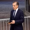 Ông Hunter Biden, con trai của Tổng thống Mỹ Joe Biden, rời Tòa nhà Liên bang J. Caleb Boggs ở Wilmington, bang Delaware, ngày 10/6/2024. (Ảnh: AFP/TTXVN)