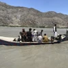 Một chiếc thuyền đi trên sông ở Afghanistan. (Ảnh: AP)