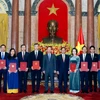 Chủ tịch nước Võ Văn Thưởng trao Quyết định bổ nhiệm 18 Đại sứ
