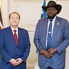 Tổng thống Nam Sudan Salvar Kiir Mayardit tiếp Đại sứ Nguyễn Huy Dũng sau lễ trình Thư ủy nhiệm. (Ảnh: Cơ quan thường trú Cairo)