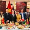 Gian hàng của Đại sứ quán Việt Nam tại Brunei Darussalam với những món ẩm thực Việt Nam đặc sắc. (Ảnh: TTXVN phát)