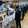 Cử tri bỏ phiếu sớm bầu Quốc hội khóa 22 của Hàn Quốc tại Seoul, ngày 5/4/2024. (Ảnh: Yonhap/TTXVN)