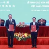 Thủ tướng Phạm Minh Chính và Thủ tướng Lý Cường chứng kiến trao Bản ghi nhớ giữa Bộ Công Thương Việt Nam và Bộ Thương mại Trung Quốc về tăng cường hợp tác xây dựng chuỗi cung ứng nông sản bền vững. (Ảnh: Dương Giang/TTXVN)