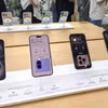 Mẫu điện thoại iPhone 16 của hãng Apple. (Ảnh: Kyodo/TTXVN)