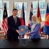 Lễ bàn giao vai trò Chủ tịch luân phiên ACP từ Đại sứ Malaysia Suzilah Mohd Sidek sang Đại sứ Việt Nam Dương Hoài Nam. (Ảnh: Đại sứ quán Việt Nam tại Prague)