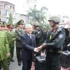 Tổng Bí thư Nguyễn Phú Trọng thăm, kiểm tra công tác sẵn sàng chiến đấu của Bộ Tư lệnh Cảnh sát cơ động (Bộ Công an), ngày 2/1/2016. (Ảnh: Trí Dũng/TTXVN)