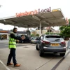 Một trạm xăng ở London, Anh. (Ảnh: Reuters)
