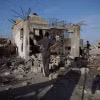 Cảnh đổ nát sau cuộc tấn công của Israel tại trại tị nạn al-Nuseirat ở Dải Gaza. (Ảnh: THX/TTXVN)