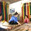 Làng nghề chiếu cói Phú Tân (huyện Tuy An) xây dựng mô hình du lịch nông thôn gắn với sản phẩm OCOP. (Ảnh: Tường Quân/TTXVN)