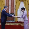 Tổng Bí thư, Chủ tịch nước Tô Lâm nhận Quốc thư từ Đại sứ Vương quốc Thái Lan tại Việt Nam Urawadee Sriphiromya. (Ảnh: Lâm Khánh/TTXVN)