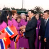 Chủ tịch Quốc hội Vương Đình Huệ với Cộng đồng người Việt Nam toàn Thái. (Ảnh: Doãn Tấn/TTXVN)