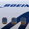 Biểu tượng của tập đoàn sản xuất máy bay Boeing trên máy bay Boeing 737-A. (Ảnh: AFP/TTXVN)