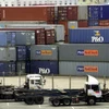 Các container hàng hóa tại cảng Busan (Hàn Quốc). (Ảnh: AFP/TTXVN)