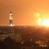Khói lửa bốc lên sau cuộc không kích do Israel tiến hành tại Dải Gaza ngày 9/5/2023. (Ảnh: THX/TTXVN)