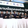 Quang cảnh lễ ký Biên bản ghi nhớ về thể thức thành lập chính phủ mới giữa đảng Tiến bước (MFP) và bảy chính đảng khác của Thái Lan, tại Bangkok ngày 22/5/2023. (Ảnh: AFP/TTXVN)