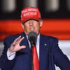 Cựu Tổng thống Mỹ Donald Trump phát biểu tại Latrobe, Pennsylvania, ngày 5/11/2022. (Ảnh: AFP/TTXVN)