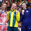 Ariarne Titmus (giữa) bảo vệ thành công huy chương Vàng 400m bơi tự do nữ. (Nguồn: Getty Images)